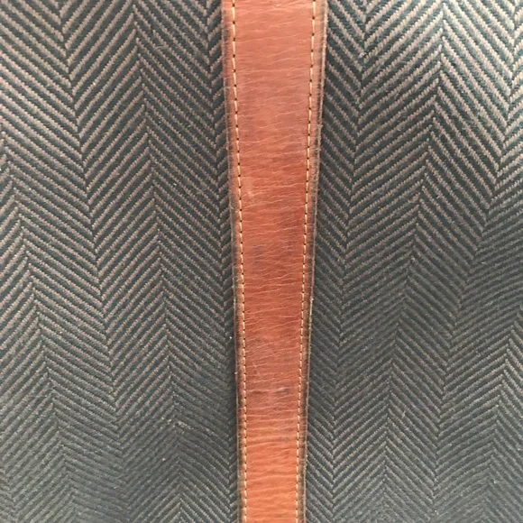 The French Company Duffel Bag in Herringbone Pattern with accessories - Picture 9 of 17